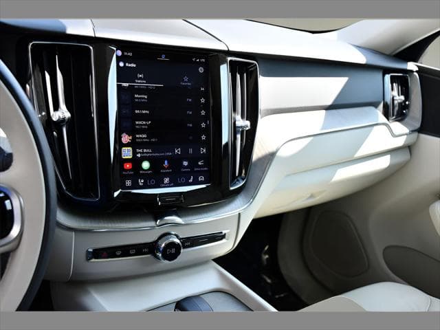 2023 Volvo XC60 SUV in Bright Dusk Metallic thumbnail 20
