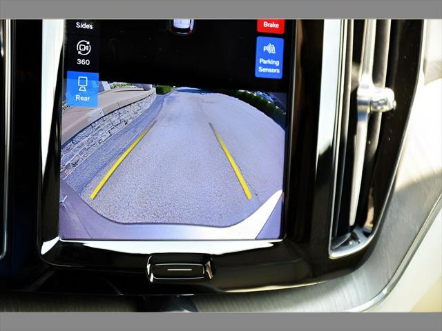 2023 Volvo XC60 SUV in Bright Dusk Metallic thumbnail 23