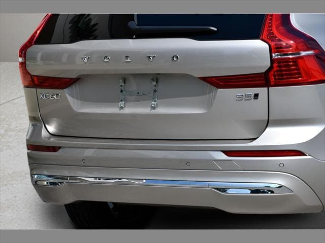 2023 Volvo XC60 SUV in Bright Dusk Metallic thumbnail 31