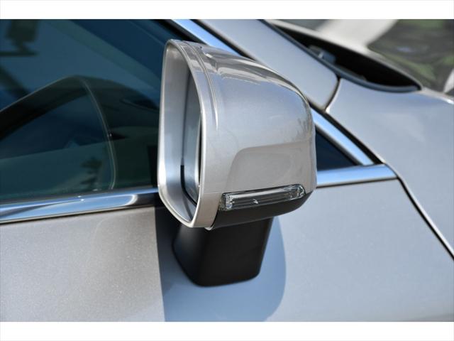 2023 Volvo XC60 SUV in Bright Dusk Metallic thumbnail 32