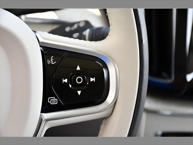 2023 Volvo XC60 SUV in Bright Dusk Metallic thumbnail 36