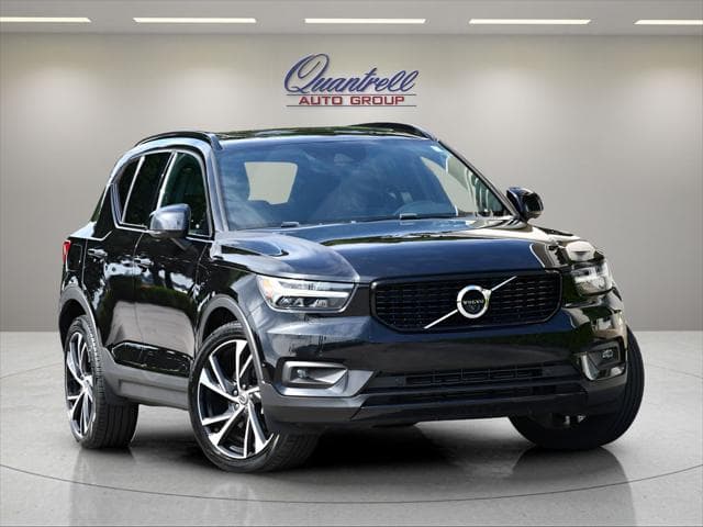 2021 Volvo XC40 in Onyx Black Metallic