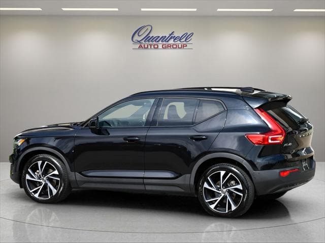2021 Volvo XC40 SUV in Onyx Black Metallic thumbnail 7