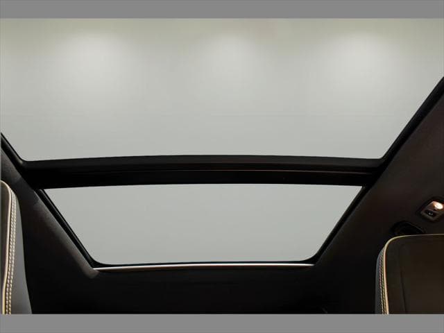 2021 Volvo XC40 SUV in Onyx Black Metallic thumbnail 15
