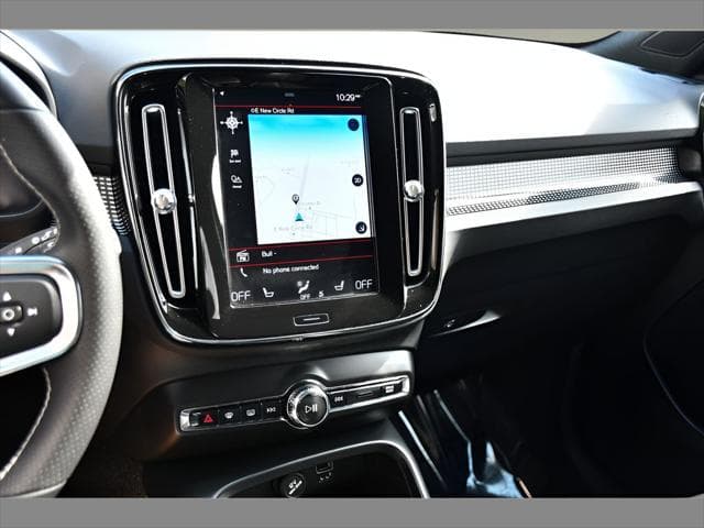 2021 Volvo XC40 SUV in Onyx Black Metallic thumbnail 20
