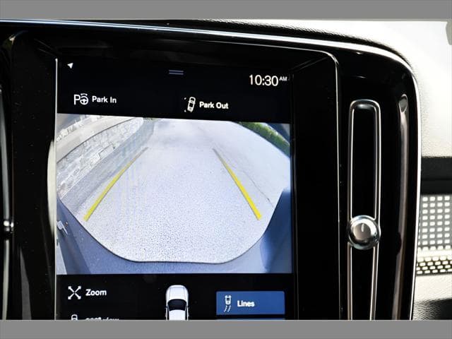 2021 Volvo XC40 SUV in Onyx Black Metallic thumbnail 22
