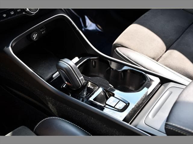 2021 Volvo XC40 SUV in Onyx Black Metallic thumbnail 36