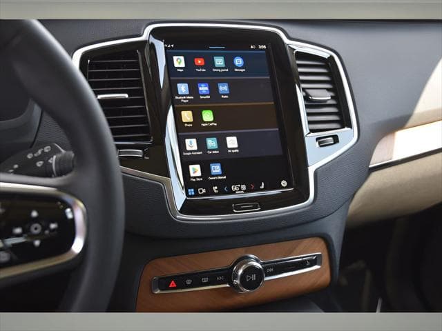 2024 Volvo XC90 Recharge Plug-In Hybrid SUV in Crystal White Metallic thumbnail 20