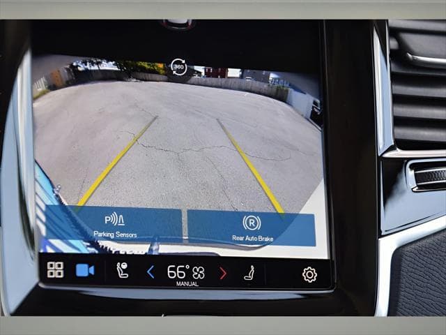 2024 Volvo XC90 Recharge Plug-In Hybrid SUV in Crystal White Metallic thumbnail 22