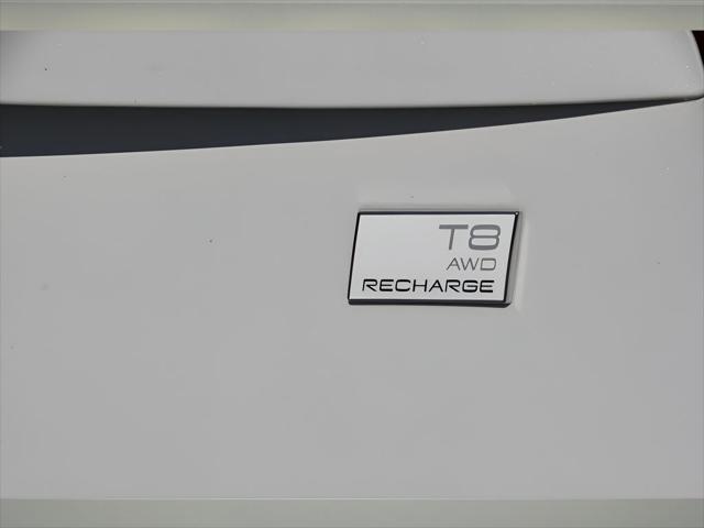2024 Volvo XC90 Recharge Plug-In Hybrid SUV in Crystal White Metallic thumbnail 30