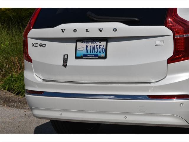 2024 Volvo XC90 Recharge Plug-In Hybrid SUV in Crystal White Metallic thumbnail 31