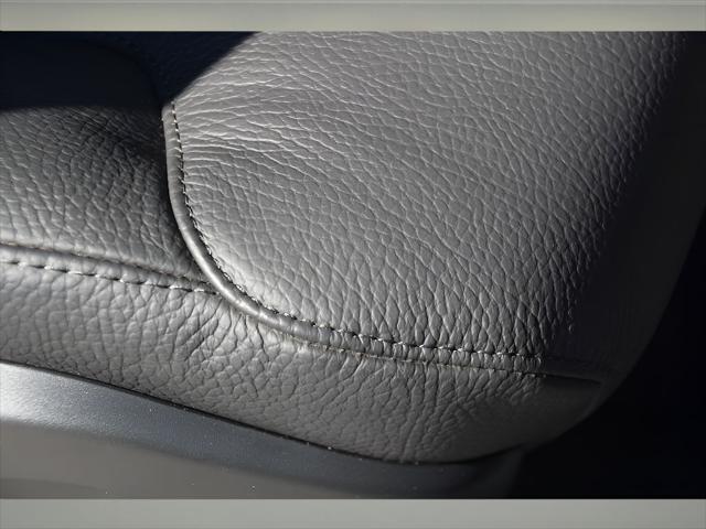 2024 Volvo XC90 Recharge Plug-In Hybrid SUV in Crystal White Metallic thumbnail 34