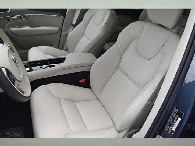 2024 Volvo XC90 SUV in Denim Blue Metallic thumbnail 12