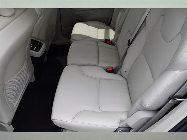 2024 Volvo XC90 SUV in Denim Blue Metallic thumbnail 14