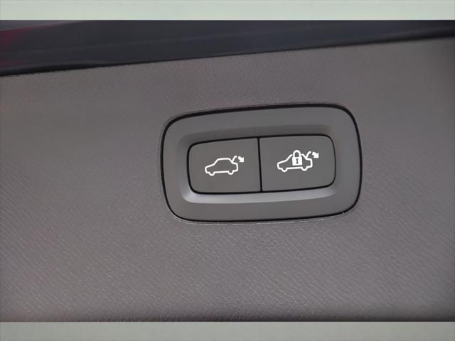 2024 Volvo XC90 SUV in Denim Blue Metallic thumbnail 25