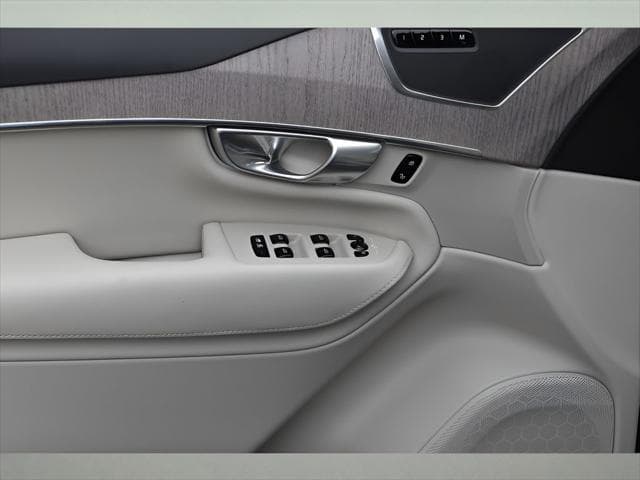 2024 Volvo XC90 SUV in Denim Blue Metallic thumbnail 26