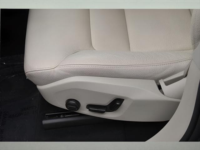 2024 Volvo XC90 SUV in Denim Blue Metallic thumbnail 30