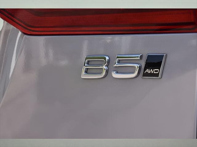 2026 Volvo XC60 SUV in Aurora Silver thumbnail 27