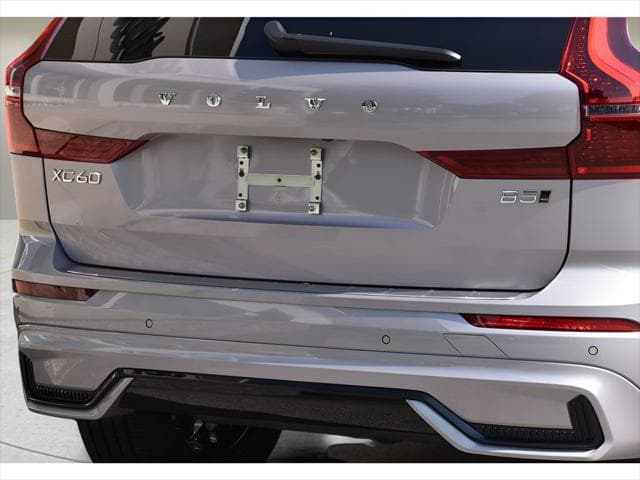 2026 Volvo XC60 SUV in Aurora Silver thumbnail 28