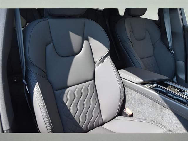 2026 Volvo XC60 SUV in Aurora Silver thumbnail 29