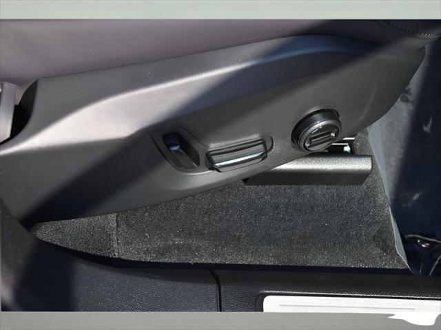 2026 Volvo XC60 SUV in Aurora Silver thumbnail 30