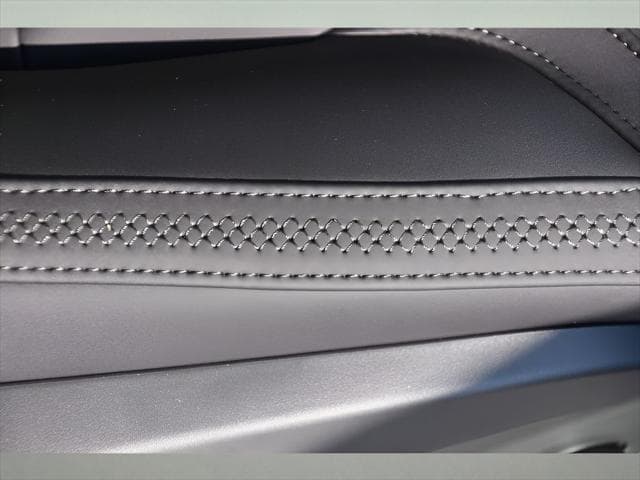 2026 Volvo XC60 SUV in Aurora Silver thumbnail 31