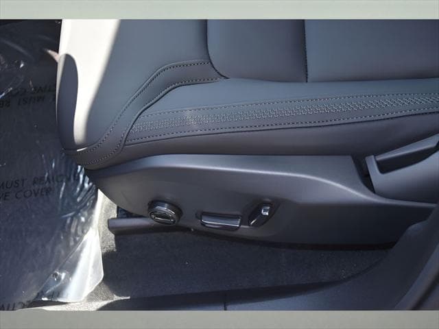 2026 Volvo XC60 SUV in Aurora Silver thumbnail 32