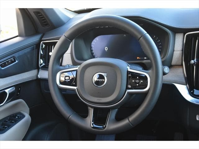 2026 Volvo XC90 SUV in Vapour Grey Metallic thumbnail 16