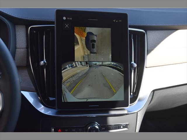 2026 Volvo XC90 SUV in Vapour Grey Metallic thumbnail 21