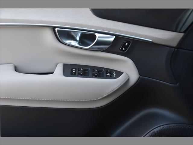 2026 Volvo XC90 SUV in Vapour Grey Metallic thumbnail 26