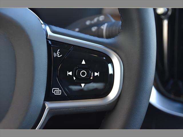 2026 Volvo XC90 SUV in Vapour Grey Metallic thumbnail 35