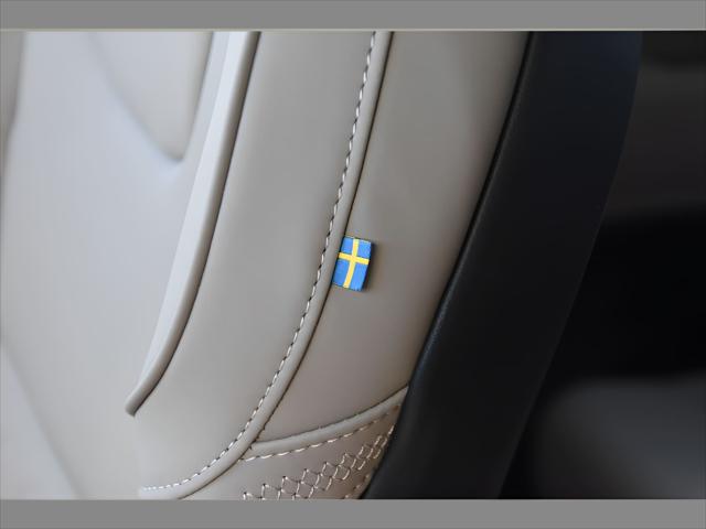 2026 Volvo XC90 SUV in Vapour Grey Metallic - Image 40