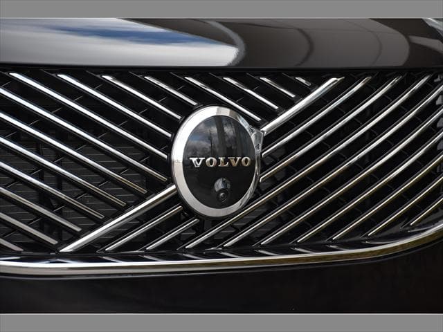 2026 Volvo XC90 SUV in Onyx Black Metallic thumbnail 7