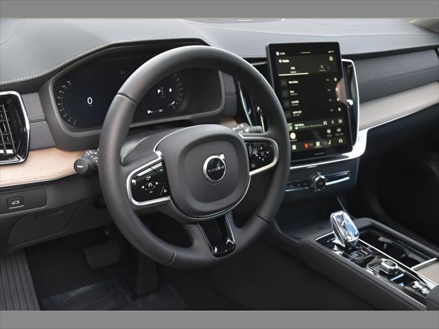 2026 Volvo XC90 SUV in Onyx Black Metallic thumbnail 8