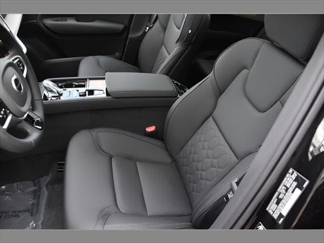 2026 Volvo XC90 SUV in Onyx Black Metallic thumbnail 9