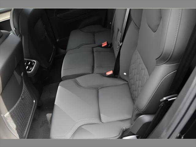 2026 Volvo XC90 SUV in Onyx Black Metallic thumbnail 11