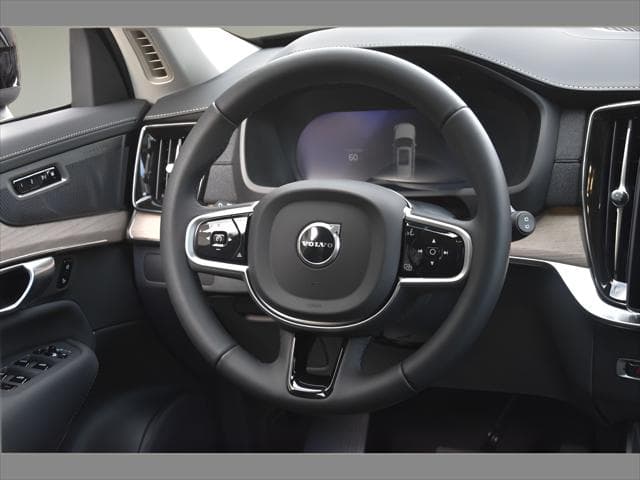 2026 Volvo XC90 SUV in Onyx Black Metallic thumbnail 13