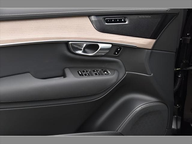 2026 Volvo XC90 SUV in Onyx Black Metallic thumbnail 22