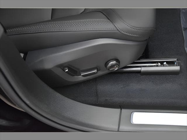 2026 Volvo XC90 SUV in Onyx Black Metallic thumbnail 29
