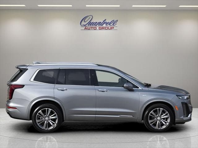 2025 Cadillac XT6 SUV in Argent Silver Metallic thumbnail 3