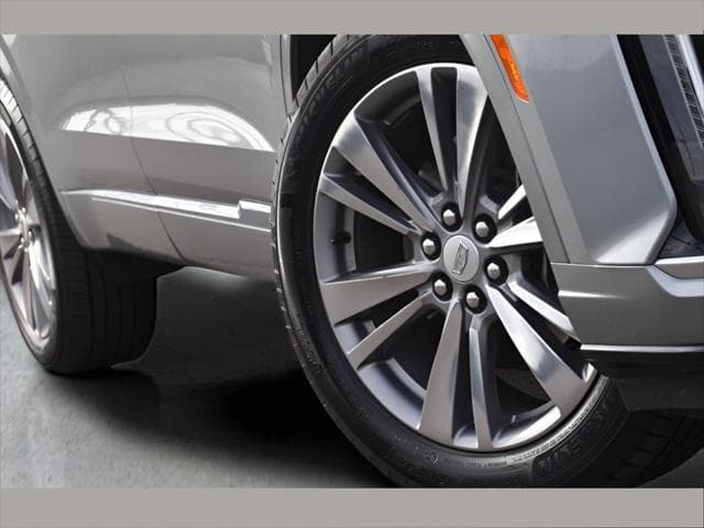 2025 Cadillac XT6 SUV in Argent Silver Metallic thumbnail 9