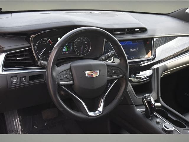 2025 Cadillac XT6 SUV in Argent Silver Metallic thumbnail 12