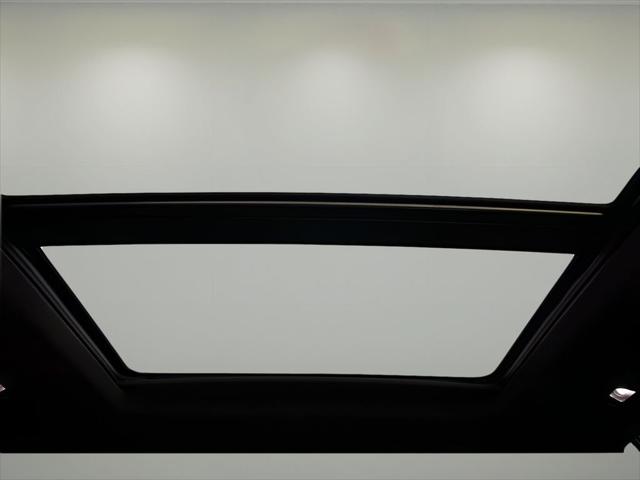 2025 Cadillac XT6 SUV in Argent Silver Metallic thumbnail 14