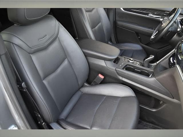 2025 Cadillac XT6 SUV in Argent Silver Metallic thumbnail 31