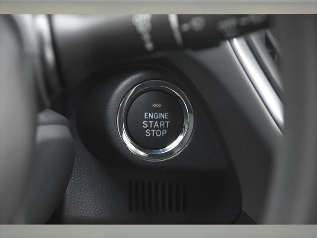 2025 Subaru Crosstrek SUV in Crystal White Pearl thumbnail 31