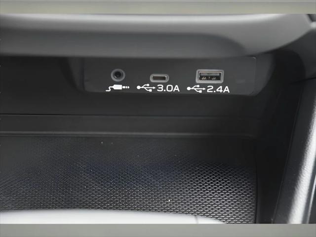 2025 Subaru Crosstrek SUV in Crystal White Pearl thumbnail 33
