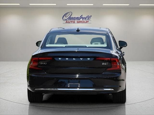 2025 Volvo S90 Sedan in Onyx Black Metallic thumbnail 9