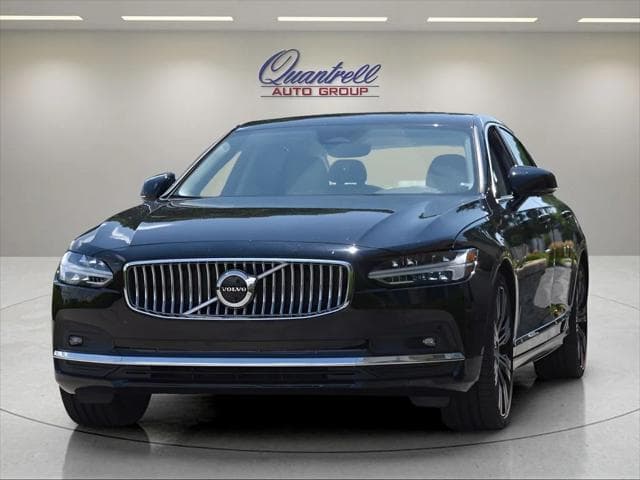 2025 Volvo S90 Sedan in Onyx Black Metallic thumbnail 17