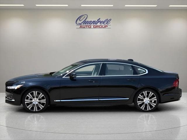 2025 Volvo S90 Sedan in Onyx Black Metallic thumbnail 26