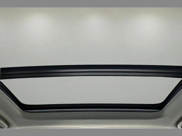 2025 Volvo S90 Sedan in Onyx Black Metallic thumbnail 27